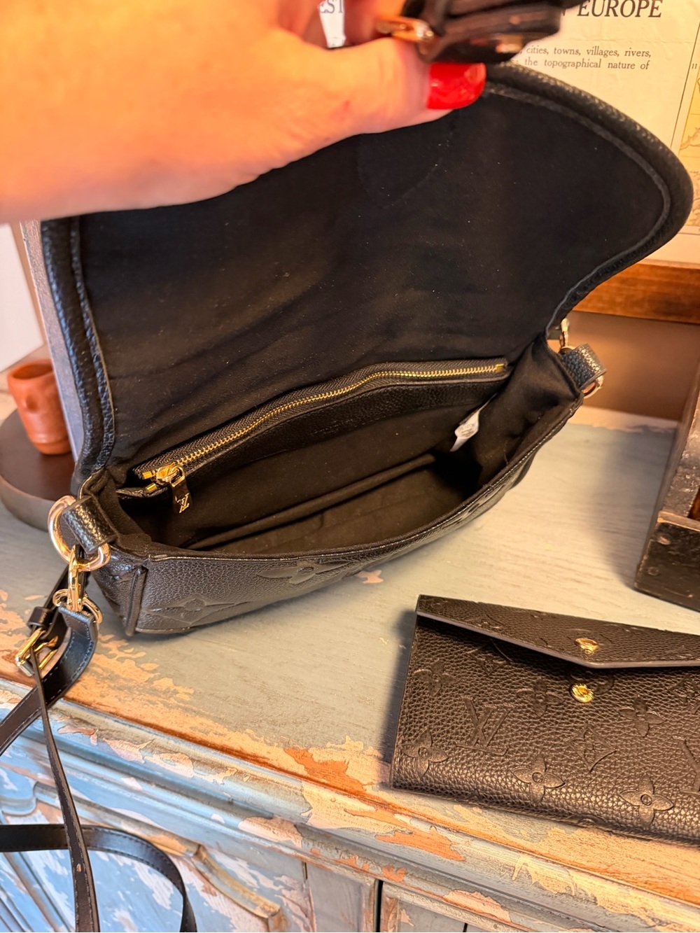 Black Embossed Leather Crossbody Bag with Matching Wallet - Picture 4 of 10